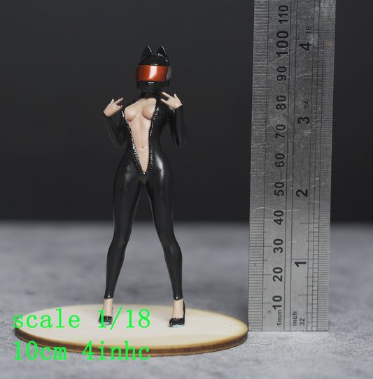 Sexy biker girl helmet figure 1:18 to HO scale handpaint high detail
