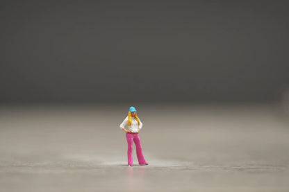 Girl figure HO 1/64 1/43 1/24 1/18 Scale handpaint high detail