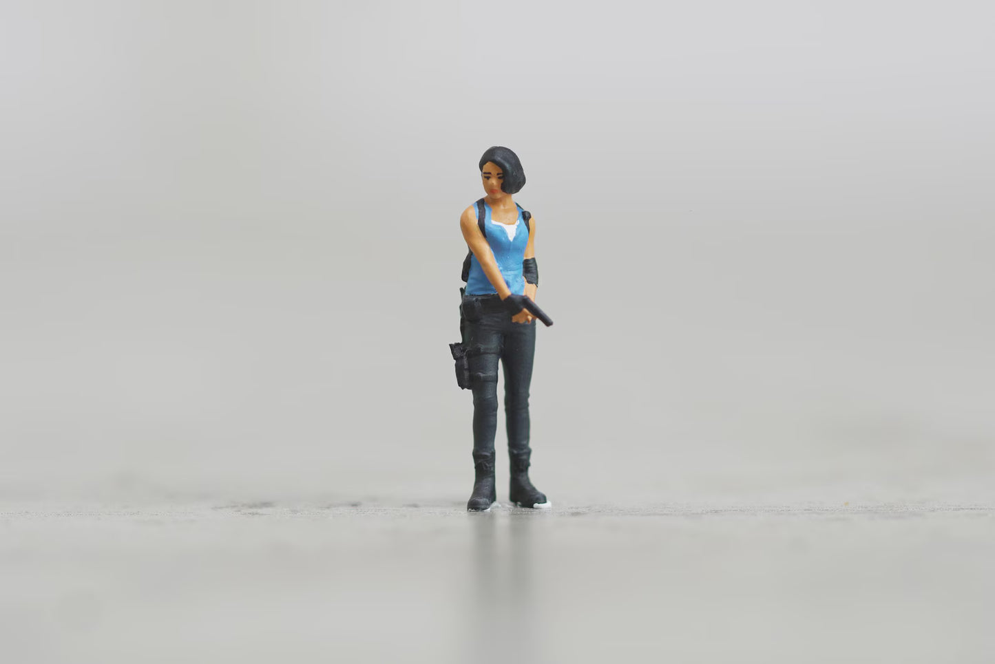 Girl figure HO 1/64 1/43 1/24 1/18 Scale handpaint high detail