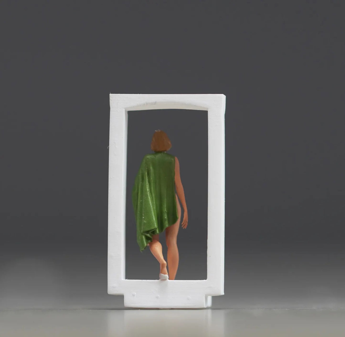Girl figure HO 1/64 1/43 1/24 1/18 Scale handpaint high detail