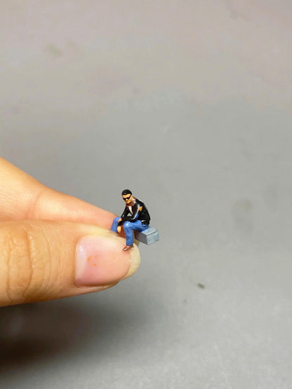 Sitting pilot figure handpaint high detail 1:18 to HO scale
