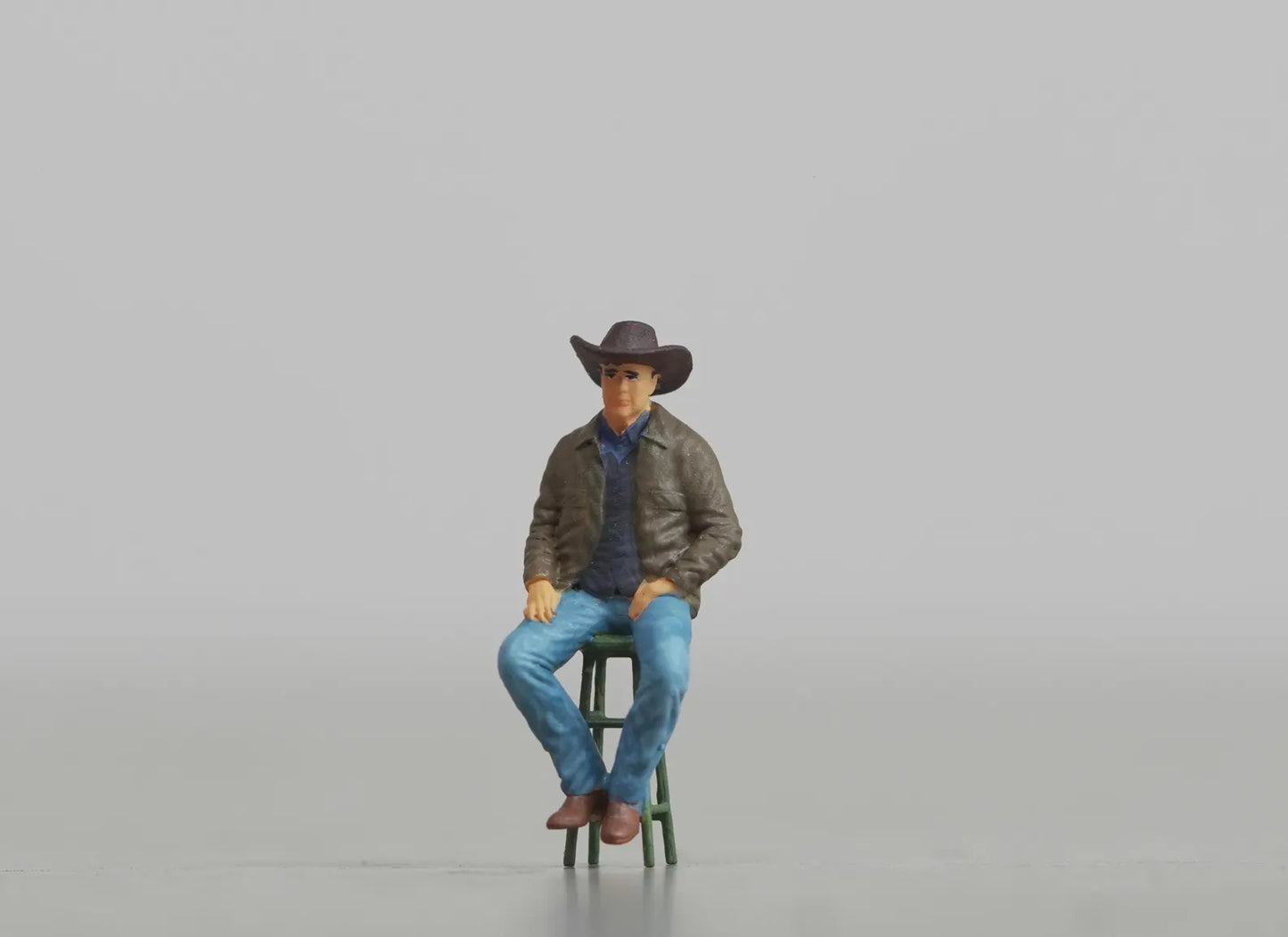 Man figurine handpaint high detail 1:18 to HO scale