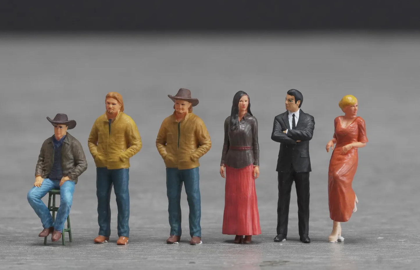 Yellow Men and women figure HO 1/64 1/18 1/43 Scale handpaint high detail