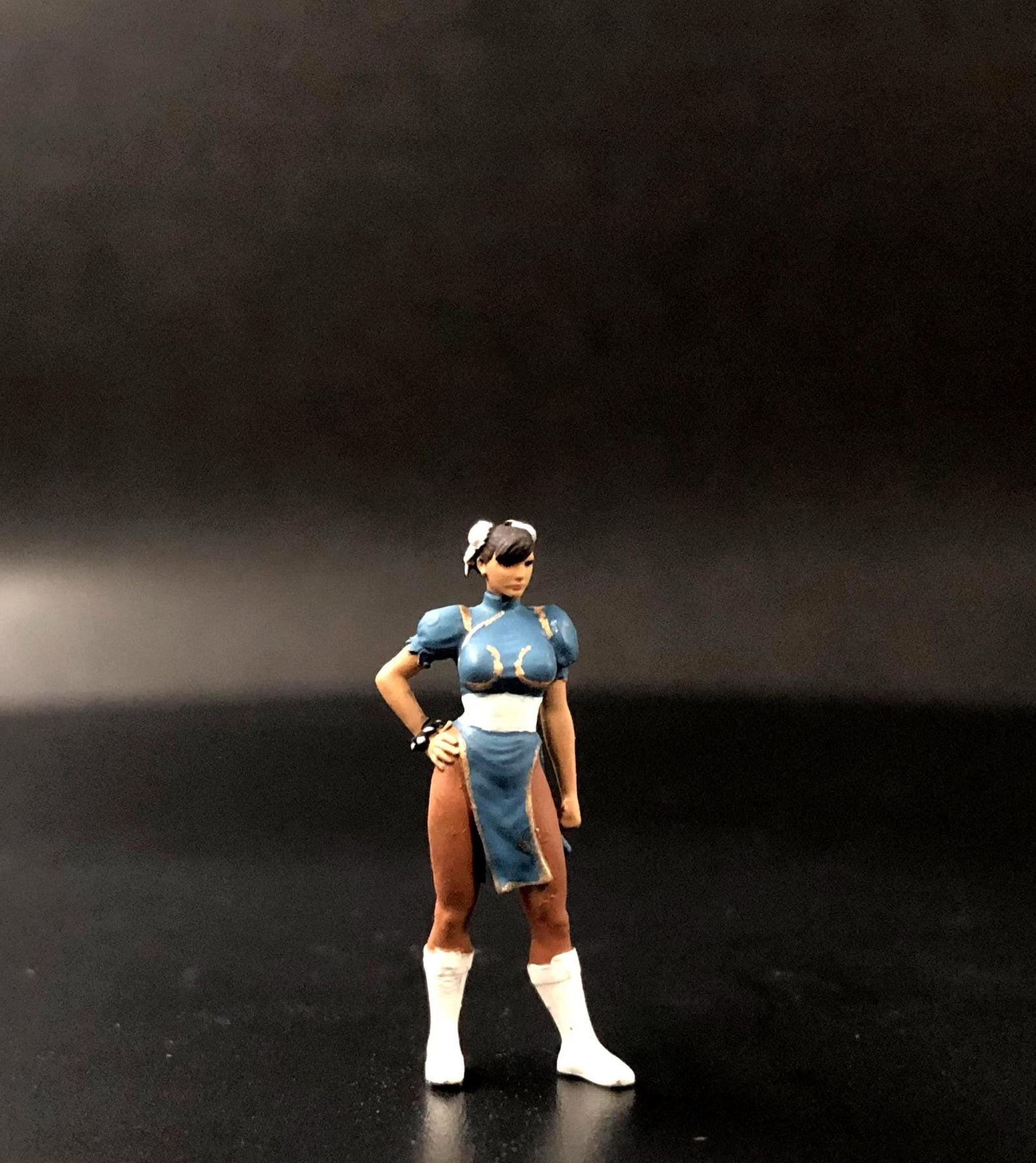 Girl figure HO 1/64 1/43 1/24 1/18 Scale handpaint high detail