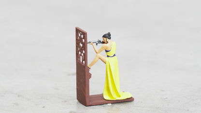Girl holding gun figure HO 1/64 1/43 1/24 1/18 Scale handpaint high detail O51