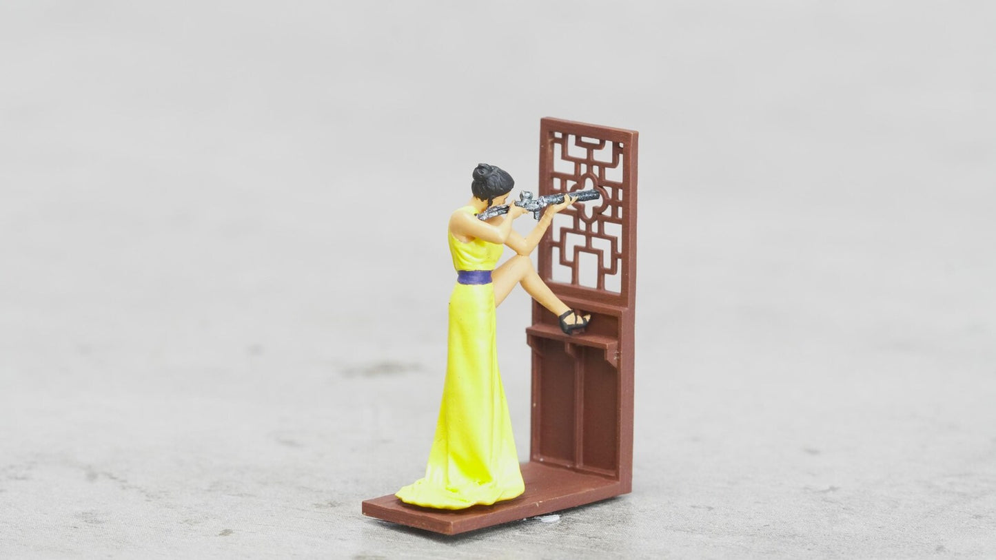 Girl holding gun figure HO 1/64 1/43 1/24 1/18 Scale handpaint high detail O51