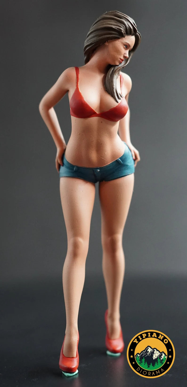 Sexy girl figure high detail handpaint 1:18 to HO scale