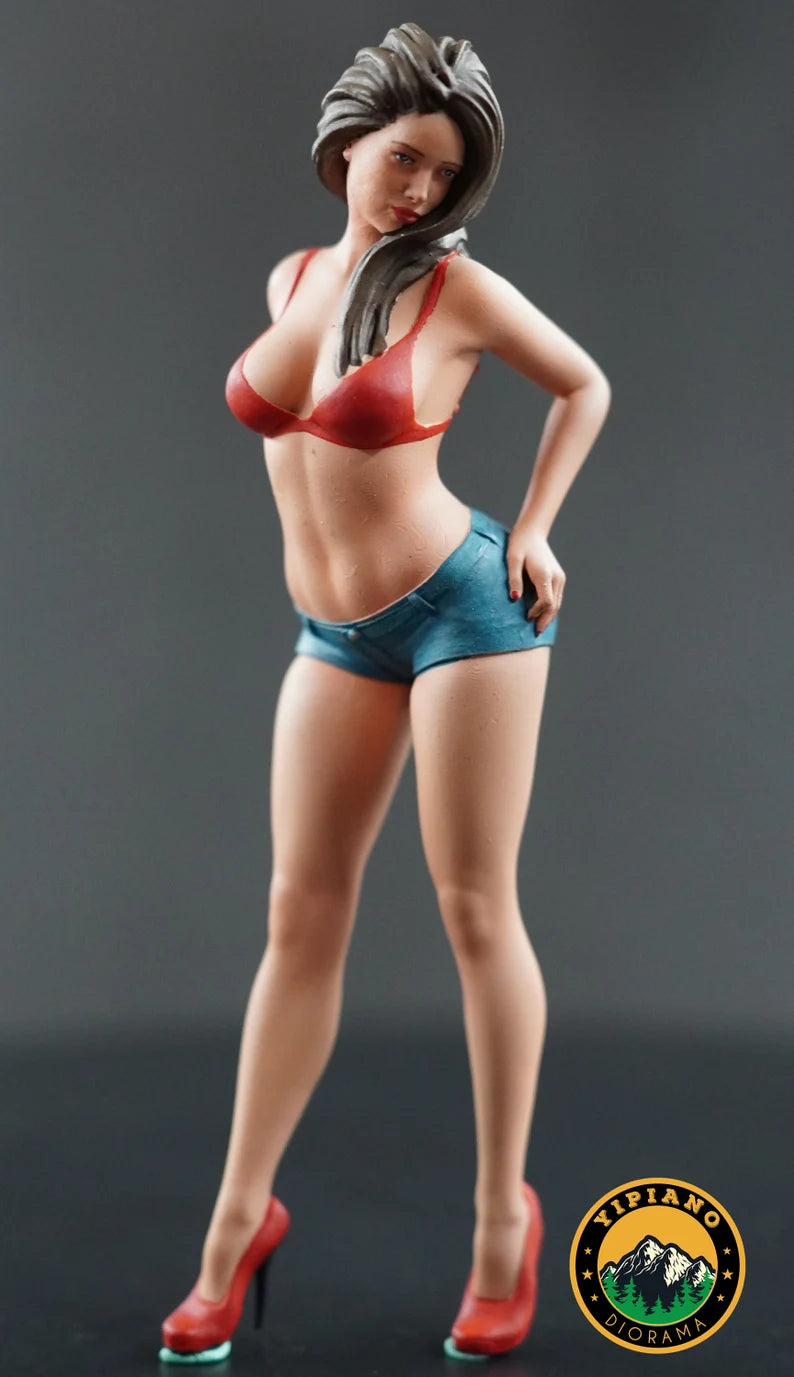 Sexy girl figure high detail handpaint 1:18 to HO scale
