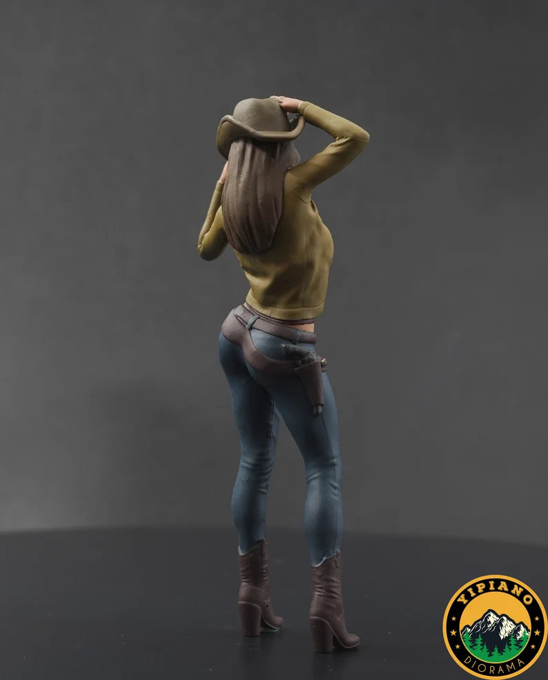 Lady cowboy figure handpaint high detail 1:18 to HO scale