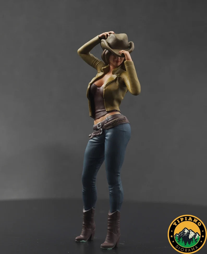 Lady cowboy figure handpaint high detail 1:18 to HO scale
