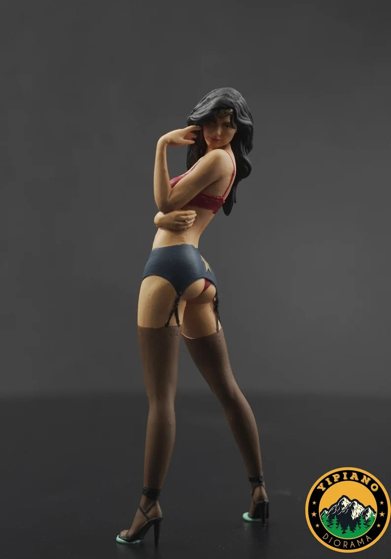 Sexy wonderful girl figure handpaint high detail 1:18 to HO scale