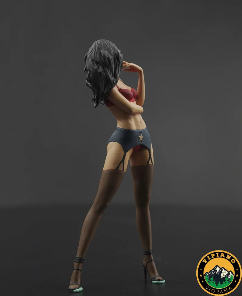 Sexy wonderful girl figure handpaint high detail 1:18 to HO scale