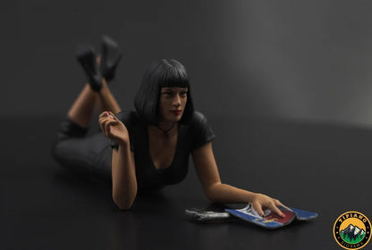 Mia girl figure handpaint high detail 1:18 scale