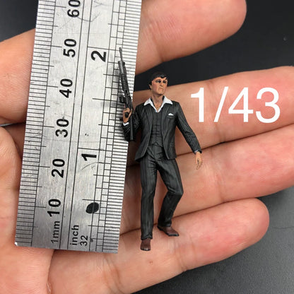 Lfl Football girl figure handpaint high detail 1:18 to HO scale