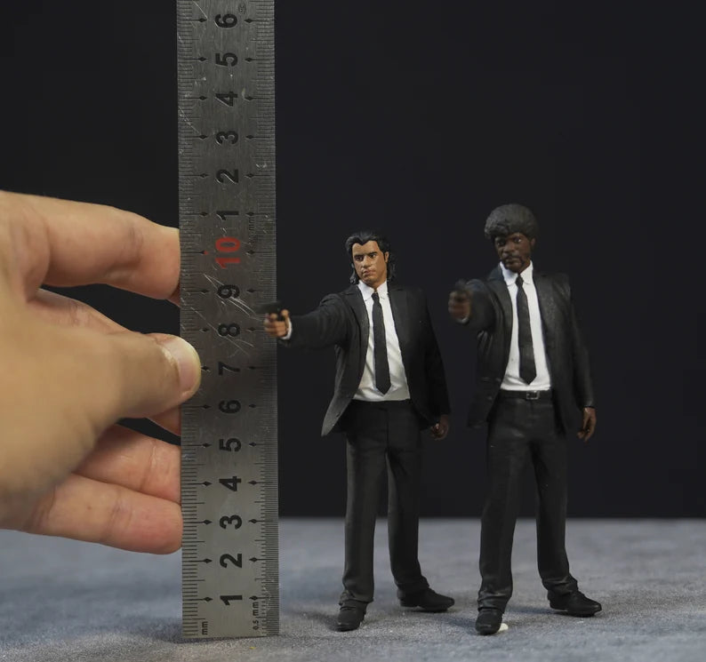 2 man figure handpaint high detail 1:18 to HO scale