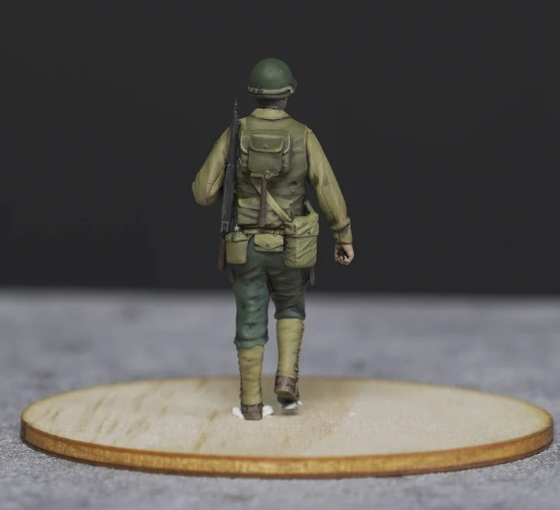 Captain figure 1/35 1/43 1/64 HO scale handpaint high detail