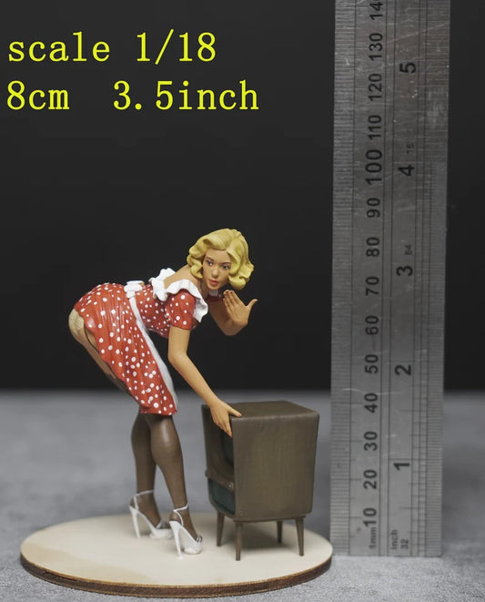 Elizabeth girl figure (For Custom) 1:18 to HO scale handpaint high detail