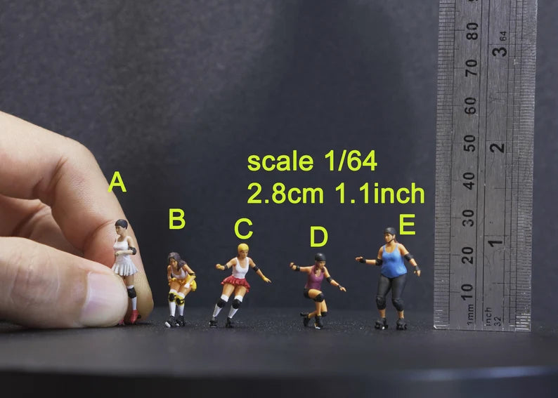 Rollerblader girl figure 1:18 to HO scale handpaint high detail