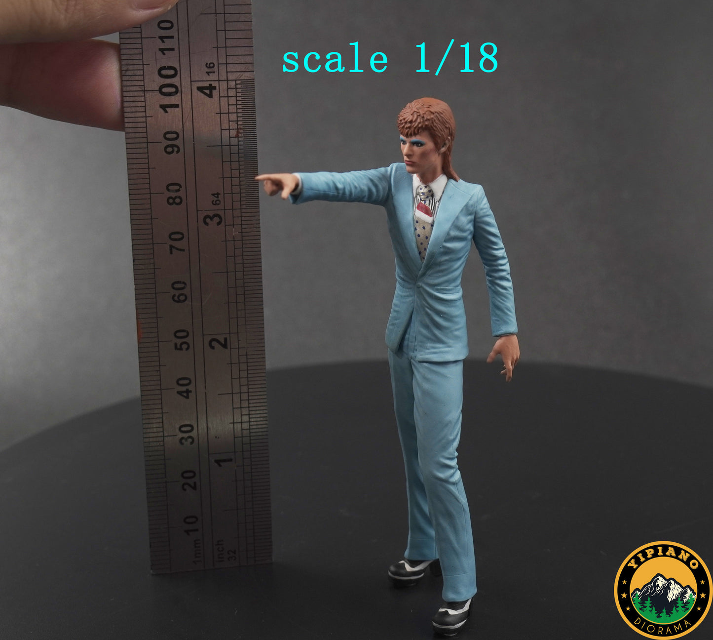 Singer figure handpaint high detail 1:18 scale