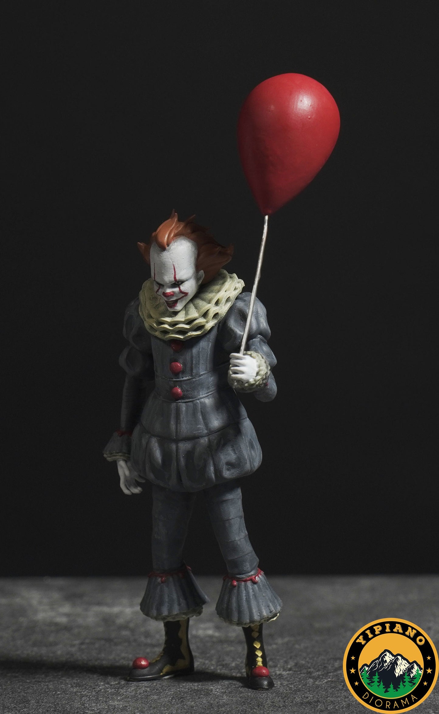 Horror balloon clown figure handpaint high detail HO to 1:18 scale