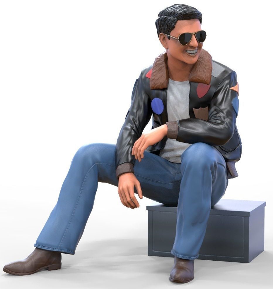 Sitting pilot figure handpaint high detail 1:18 to HO scale
