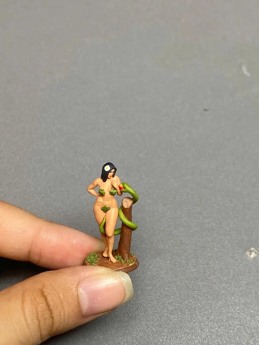 Girl and snake figurine handpaint high detail 1:18 to HO scale