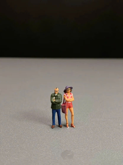 Girl and man taxi driver figurine handpaint high detail 1:18 to HO scale A195-196