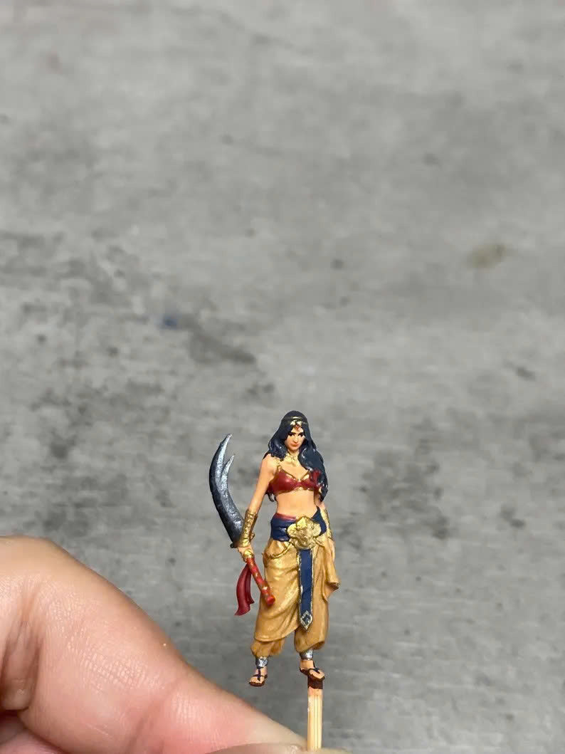Girl warrior figurine handpaint high detail 1:18 to HO scale