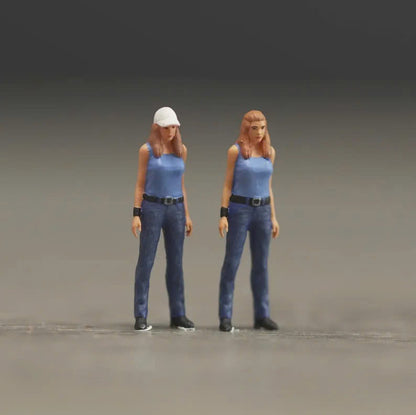 Girl figurine handpaint high detail 1:18 to HO scale