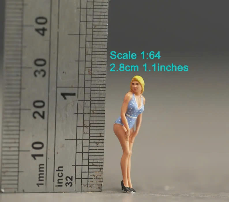 Pin up girl figurine handpaint high detail 1:18 to HO scale