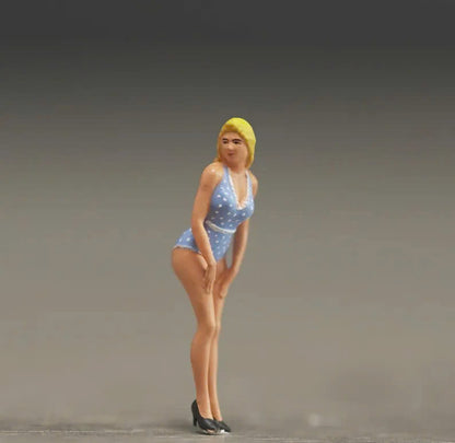 Pin up girl figurine handpaint high detail 1:18 to HO scale