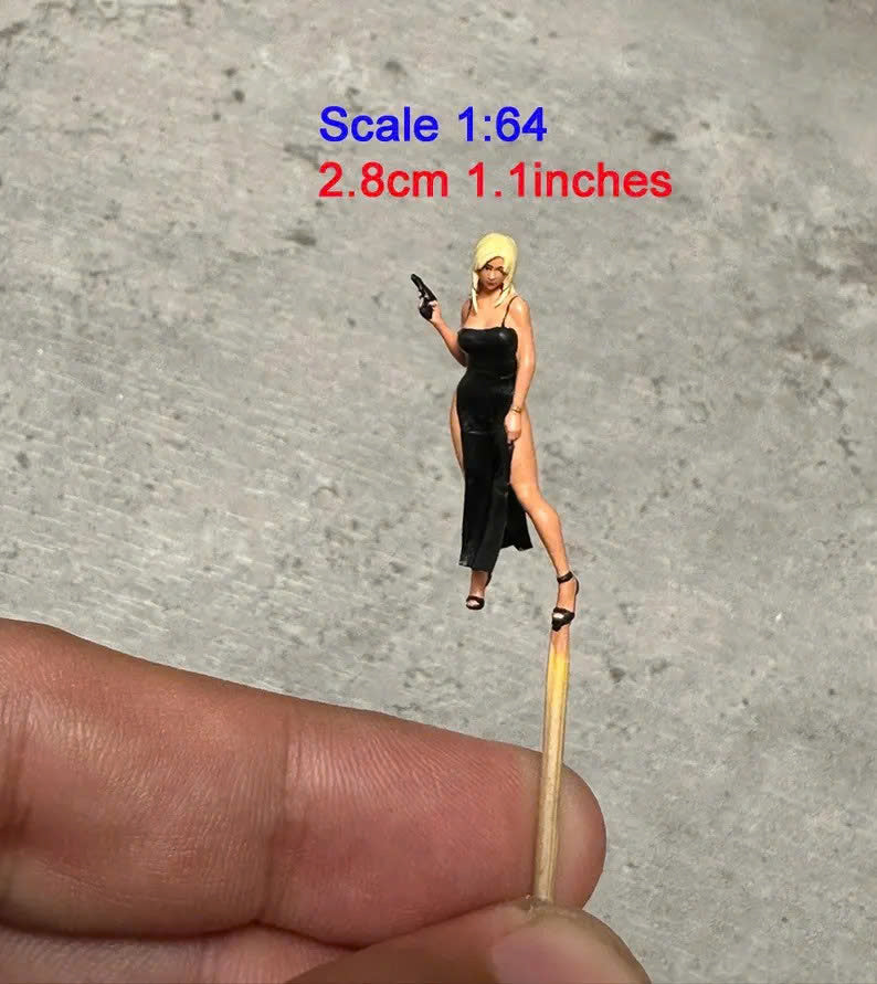 Black girl figurine handpaint high detail 1:18 to HO scale