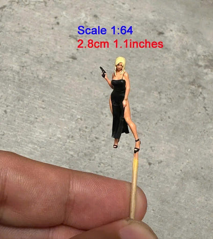 Black girl figurine handpaint high detail 1:18 to HO scale