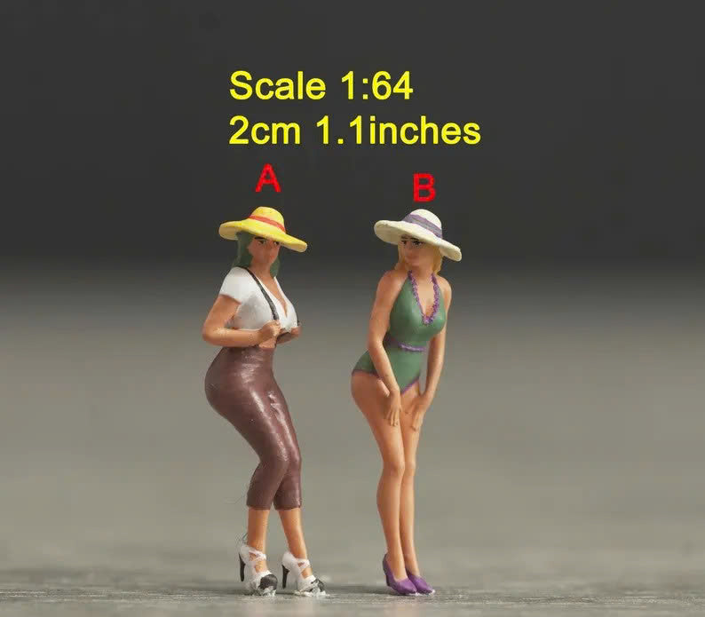 Girl figurine handpaint high detail 1:18 to HO scale