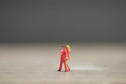 Dancing couple figurine handpaint high detail 1:18 to HO scale
