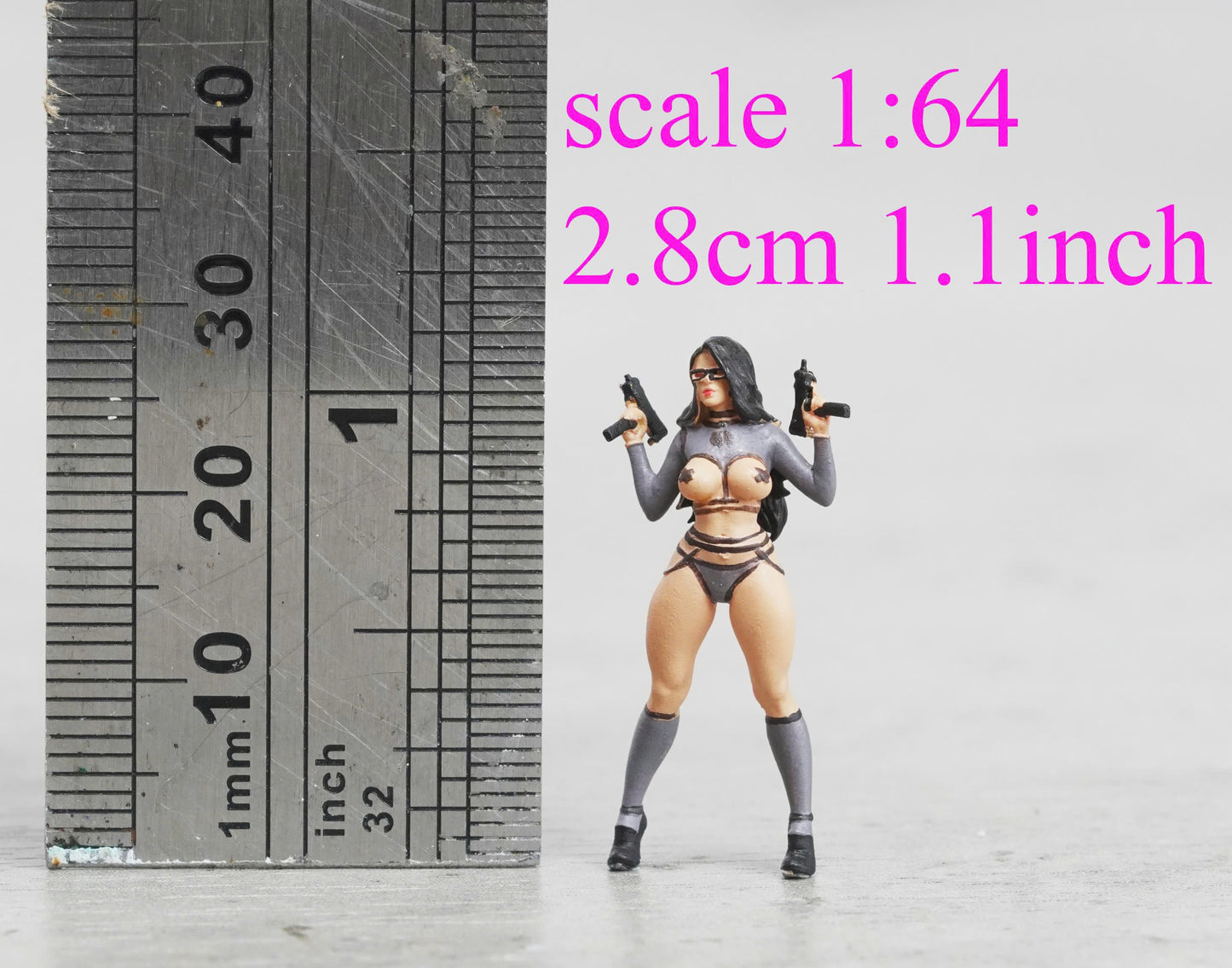 Sexy girl holding gun figure HO 1/64 1/43 1/24 1/18 Scale handpaint high detail