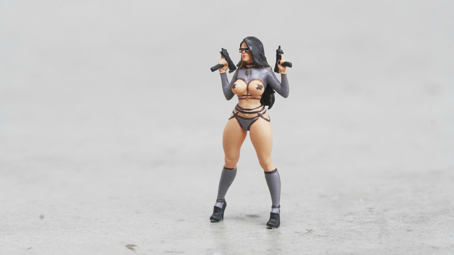 Sexy girl holding gun figure HO 1/64 1/43 1/24 1/18 Scale handpaint high detail